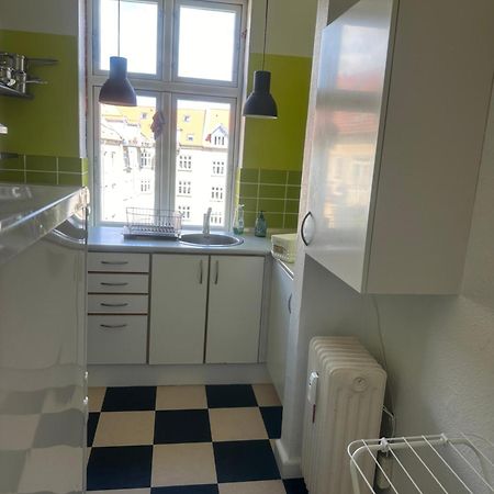 Cozy Corner Apartment อัลบอร์ ภายนอก รูปภาพ