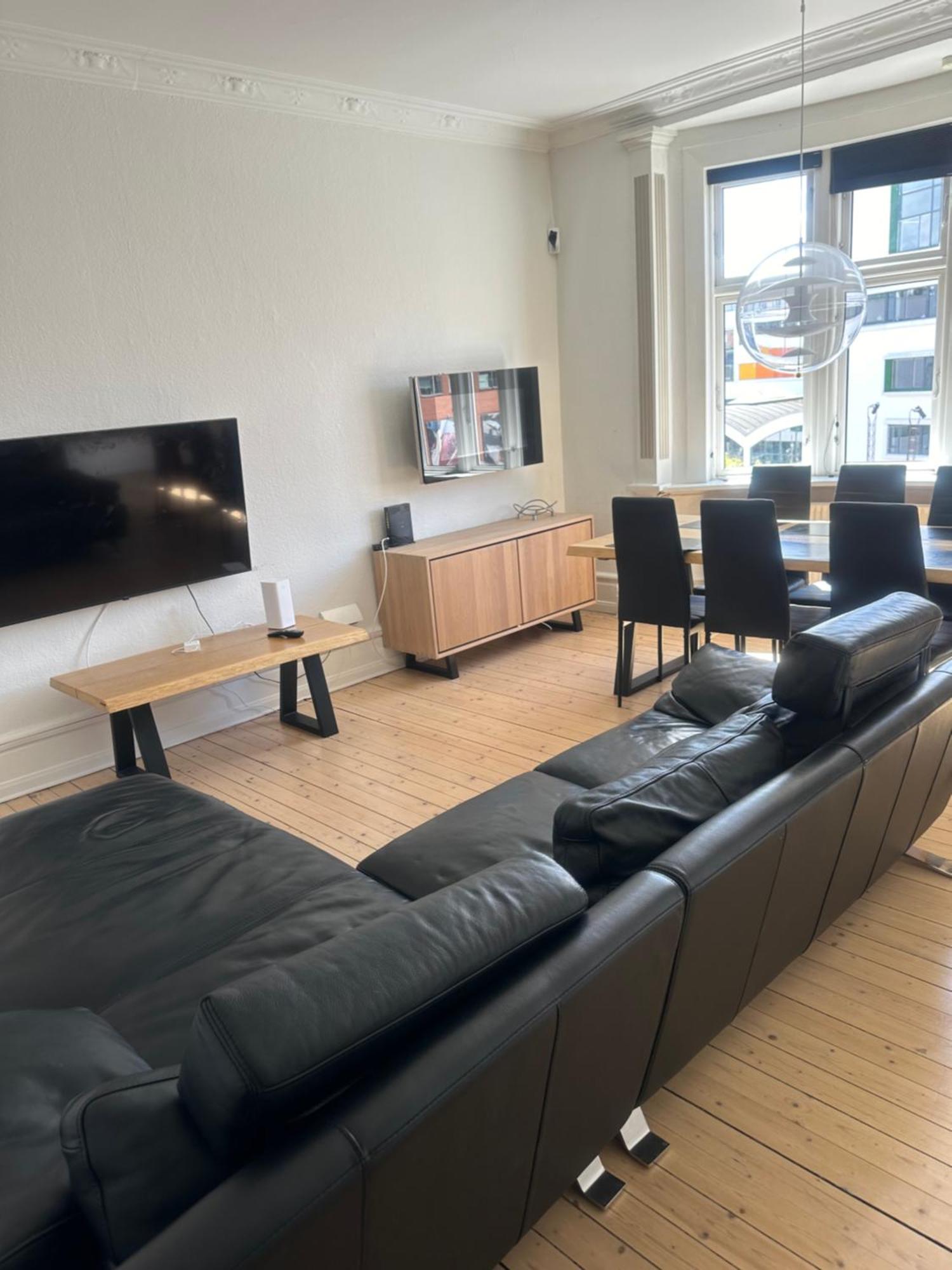Cozy Corner Apartment อัลบอร์ ภายนอก รูปภาพ